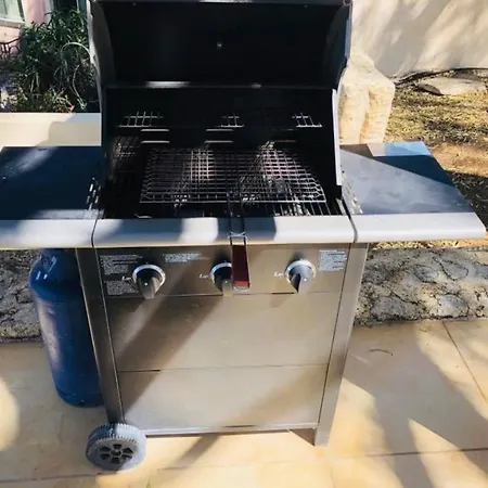 Metropolis House/villa With Garden & Pool-jacuzzi