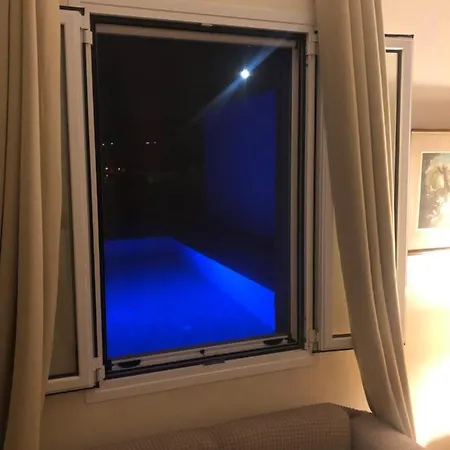 Вилла Metropolis House/villa With Garden & Pool-jacuzzi