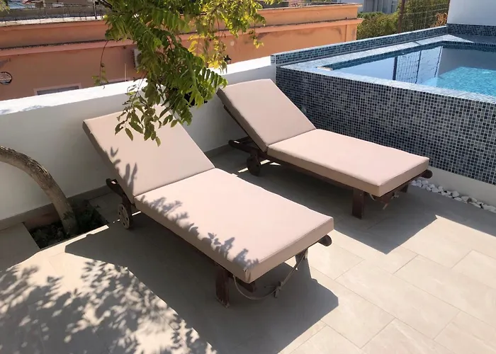 Metropolis House/villa With Garden & Pool-jacuzzi *
