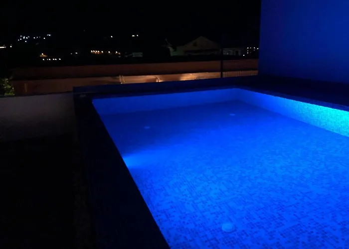 Metropolis House/villa With Garden & Pool-jacuzzi *