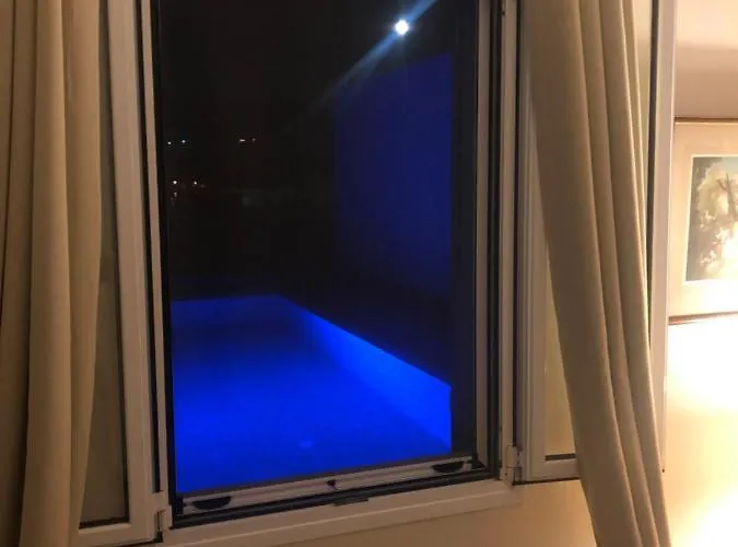 Villa Metropolis House/villa With Garden & Pool-jacuzzi